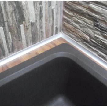 Алуминиев профил за вътрешен ъгъл 2.5м